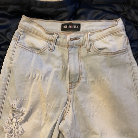 Fashion Nova Ripped Jeans - Picture 3 of 4
